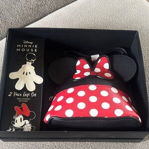 Disney Minnie Mouse Red and White Polka Dot Gift Set with keychain